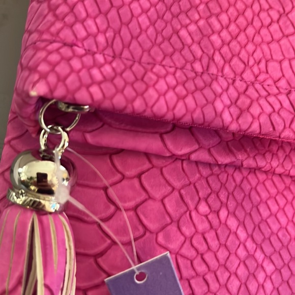 Bloomingdale’s Pink Faux Snakeskin Clutch, NWT - Picture 5 of 5